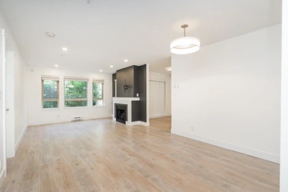 105 3097 Lincoln Avenue, Coquitlam, BC, Coquitlam — Apartment/Condo for sale