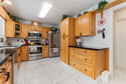 Primary Bathroom Photo of 407 19645 64 Avenue, Langley, BC