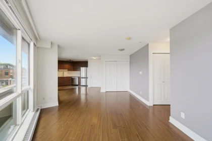 201 4338 Commercial Street, Vancouver, BC, Vancouver — Apartment/Condo for sale