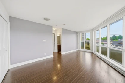 Kitchen Island Photo of 201 4338 Commercial Street, Vancouver, BC