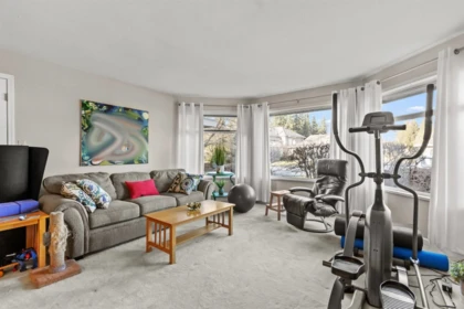 Breakfast Nook Photo of 16328 108a Avenue, Surrey, BC