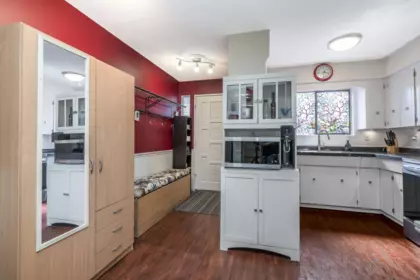 Kitchen Photo of 7385 129 Street, Surrey, BC