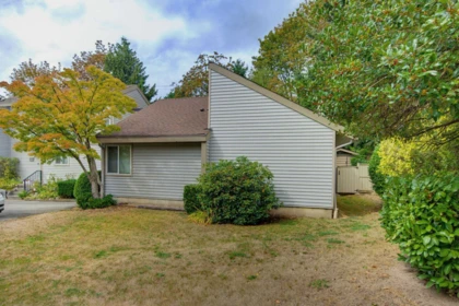 Family Room Photo of 19207 Fairway Drive, Surrey, BC