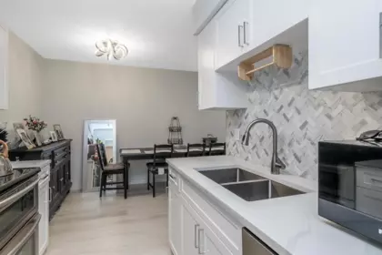 Kitchen Photo of 307 15268 100 Avenue, Surrey, BC