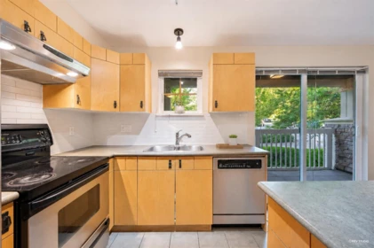 Kitchen Island Photo of 17 7488 Southwynde Avenue, Burnaby, BC