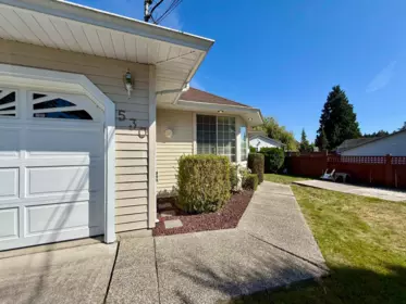 530 Shaw Road, Gibsons, BC, Gibsons — Single Family Residence for sale