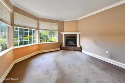 530 Shaw Road, Gibsons, BC, Gibsons — Single Family Residence for sale