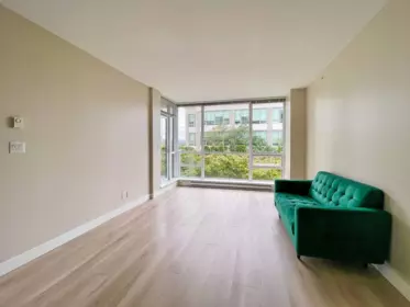 602 2968 Glen Drive, Coquitlam, BC, Coquitlam — Apartment/Condo for sale
