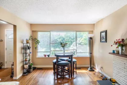 Kitchen Island Photo of 11288 135 Street, Surrey, BC