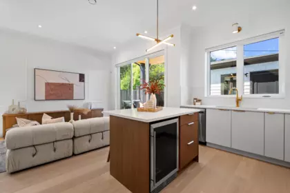 Kitchen Photo of 2 4845 Commercial Street, Vancouver, BC