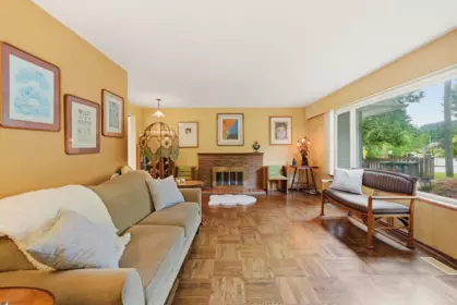 Breakfast Nook Photo of 1611 Lynn Valley Road, North Vancouver, BC