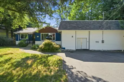 Family Room Photo of 1611 Lynn Valley Road, North Vancouver, BC