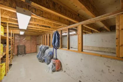 Hallway Photo of 1611 Lynn Valley Road, North Vancouver, BC