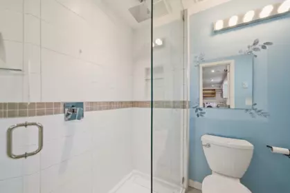 Hot Tub / Spa Photo of 1611 Lynn Valley Road, North Vancouver, BC