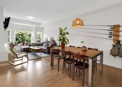 Kitchen Island Photo of 1 39885 Government Road, Squamish, BC