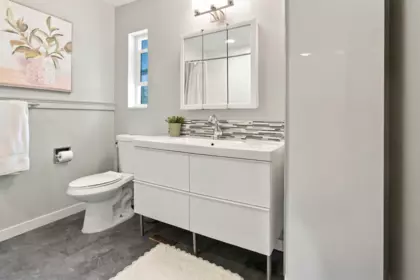 Hallway Photo of 1309 Una Way, Port Coquitlam, BC