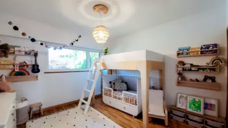 Entry Foyer Photo of 2436 Turner Street, Vancouver, BC