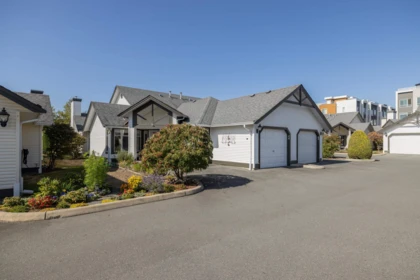 Family Room Photo of 44 19649 53 Avenue, Langley, BC