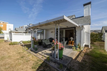 Front Yard Photo of 44 19649 53 Avenue, Langley, BC
