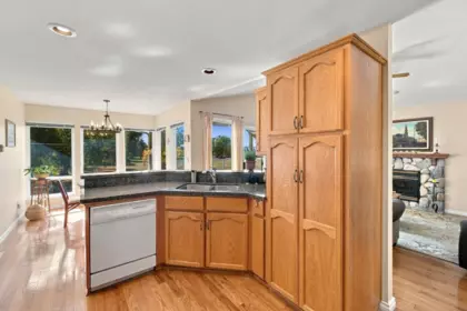 Guest Bathroom Photo of 17037 Avenue, Surrey, BC