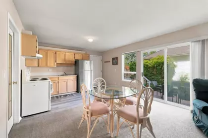 Hot Tub / Spa Photo of 17037 Avenue, Surrey, BC