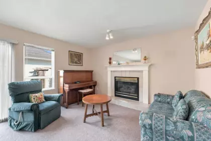 Swimming Pool Photo of 17037 Avenue, Surrey, BC