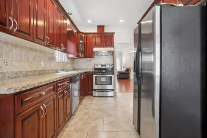 Kitchen Photo of 7487 Rosewood Street, Burnaby, BC