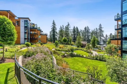 Outdoor Deck Photo of 516 14855 Thrift Avenue, White Rock, BC