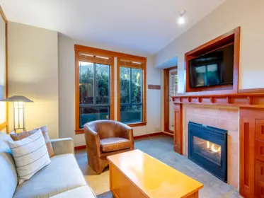 202 4320 Sundial Crescent, Whistler, BC, Whistler — Apartment/Condo for sale
