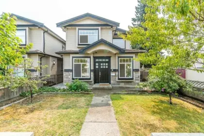 7734 16th Avenue, Burnaby, BC, Burnaby — Half Duplex for sale