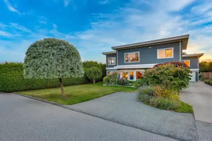 1533 Brearley Street, White Rock, BC, White rock — Single Family Residence for sale