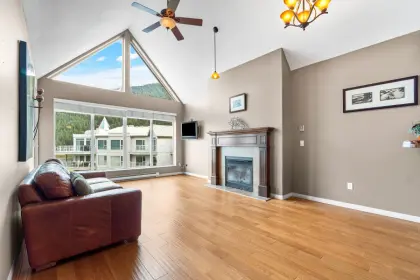 406 328 Esplanade Avenue, Harrison Hot Springs, BC, Harrison hot springs — Apartment/Condo for sale