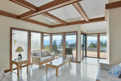 4938 Laurel Avenue, Sechelt, BC, Sechelt — Single Family Residence for sale