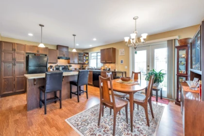 201 46000 Thomas Road, Chilliwack, BC, Chilliwack — Single Family Residence for sale
