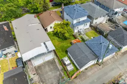 2076 E 50th Avenue, Vancouver, BC, Vancouver — Single Family Residence for sale