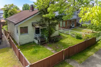 2076 E 50th Avenue, Vancouver, BC, Vancouver — Single Family Residence for sale