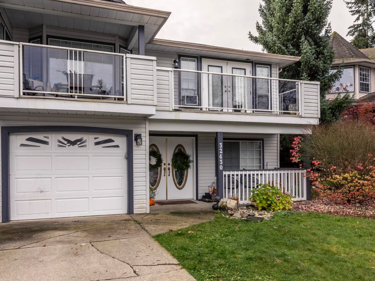 Family Room Photo of 32430 Hashizume Terrace, Mission, BC