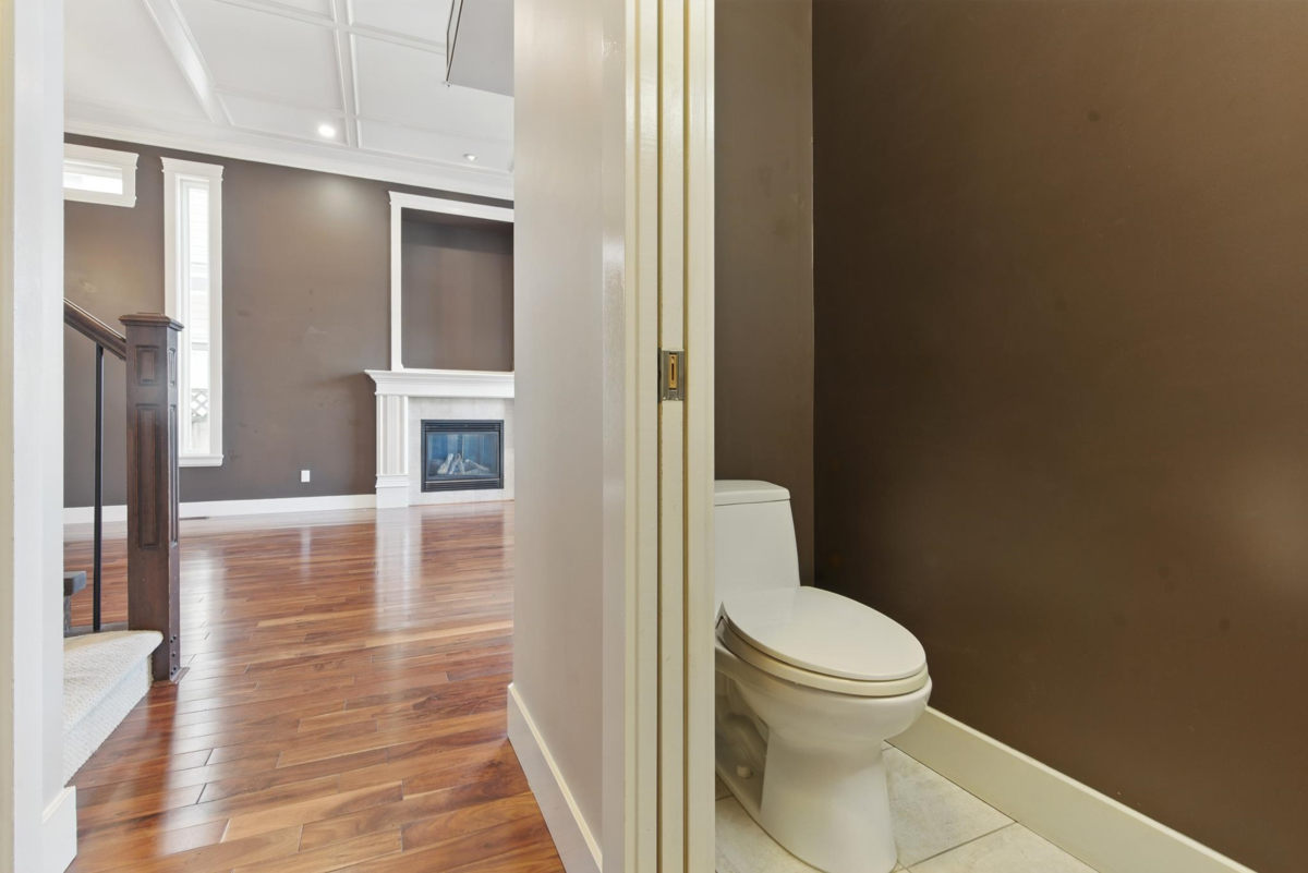 Kitchen Photo of 1250 Yangtze Place, Port Coquitlam, BC