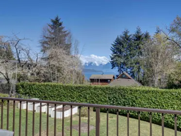 542 Harvey Road, Gibsons, BC, Gibsons — Single Family Residence for sale