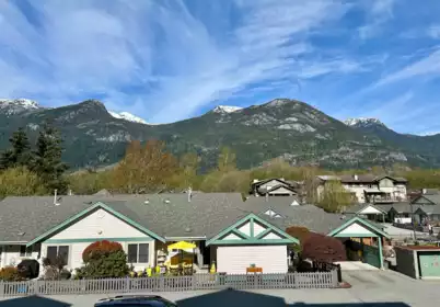 209 1203 Pemberton Avenue, Squamish, BC, Squamish — Apartment/Condo for sale