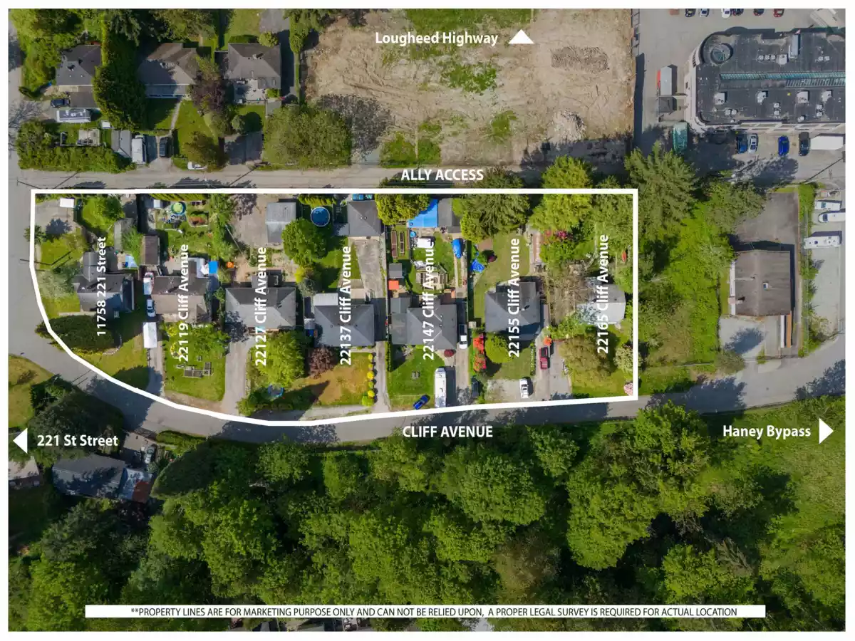 Primary Bathroom Photo of 22147 Cliff Avenue, Maple Ridge, BC