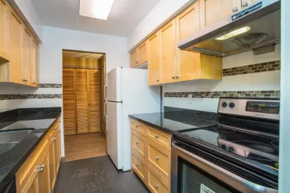 210 2320 W 40th Avenue, Vancouver, BC, Vancouver — Apartment/Condo for sale