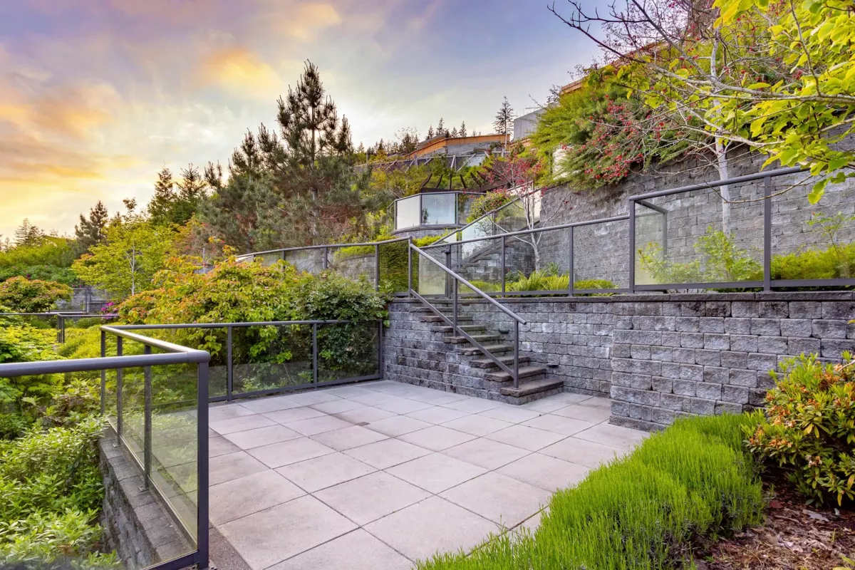 Backyard Photo of 2823 Chippendale Road, West Vancouver, BC