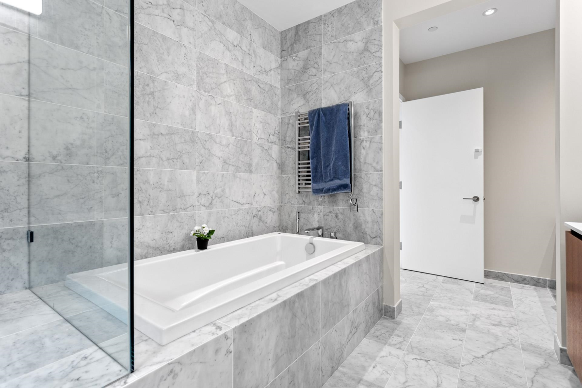 Hallway Photo of 2823 Chippendale Road, West Vancouver, BC