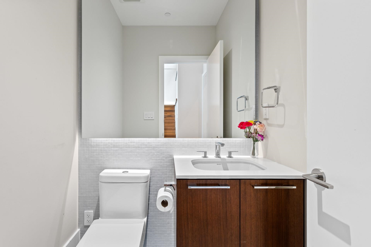 Powder Room Photo of 2823 Chippendale Road, West Vancouver, BC