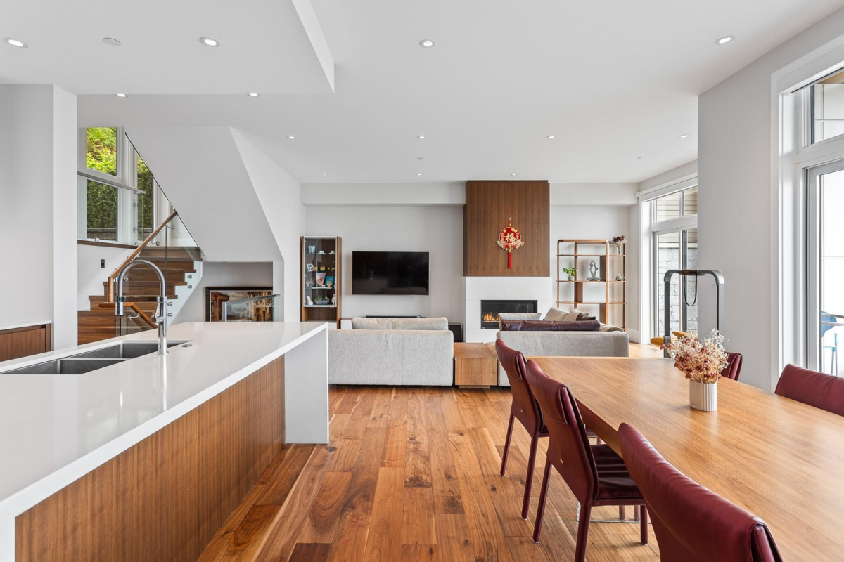 Primary Bathroom Photo of 2823 Chippendale Road, West Vancouver, BC