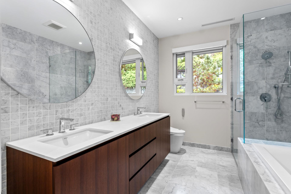 Staircase Photo of 2823 Chippendale Road, West Vancouver, BC