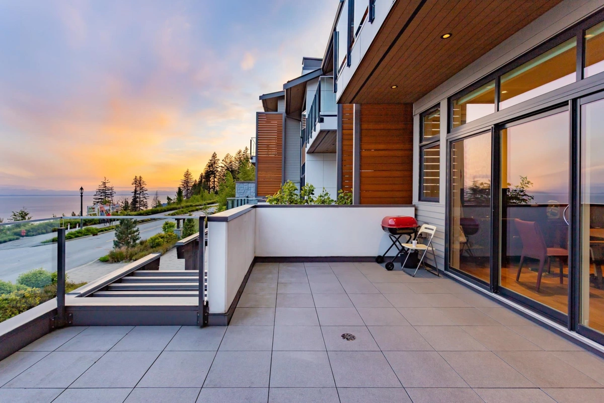 Swimming Pool Photo of 2823 Chippendale Road, West Vancouver, BC