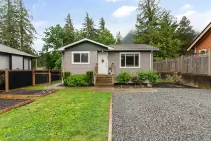 688 Hudson Bay Street, Hope, BC, Hope — Single Family Residence for sale