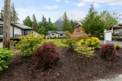 688 Hudson Bay Street, Hope, BC, Hope — Single Family Residence for sale